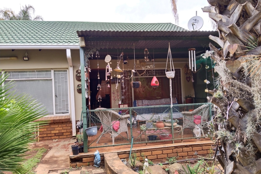 5 Bedroom Property for Sale in Meerhof North West